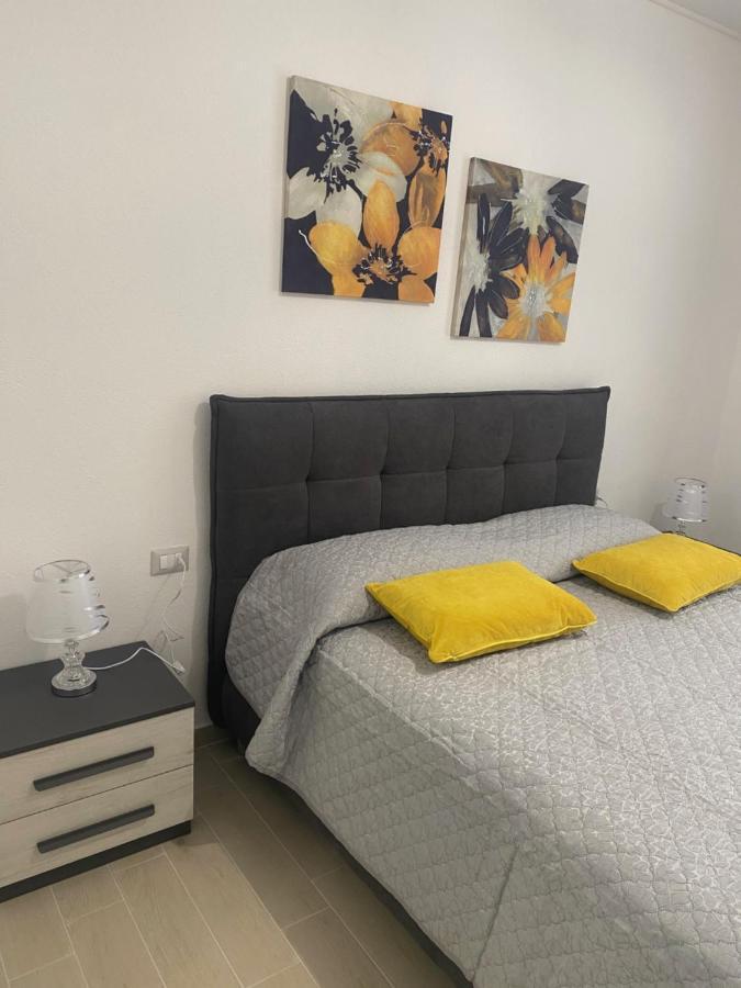 Domo Nora 2 Apartamento Olbia Exterior foto